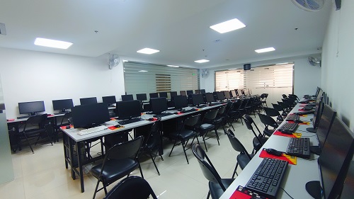 西安计算机培训学校机房